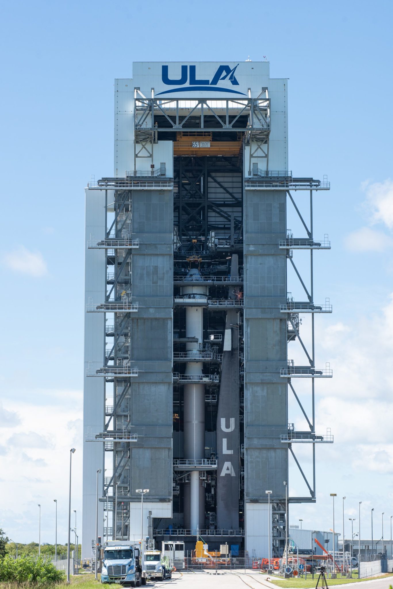 Boeing Starliner Rolls Out To Launch Pad And Mated On Ula Atlas V