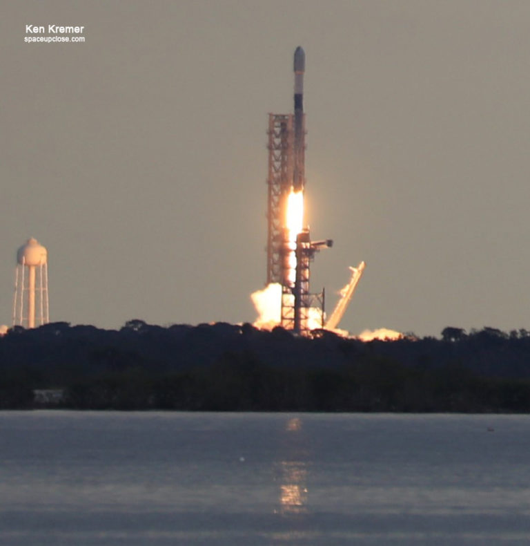 Stunning Nighttime Spacex Falcon Launches Last Starlink Internet