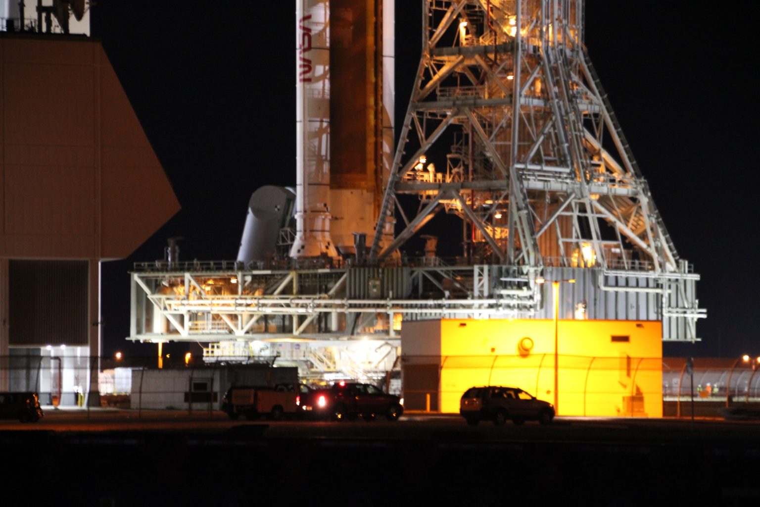 Nasas Artemis 1 Rolls To Launch Pad 39b For Nighttime Lunar Launch