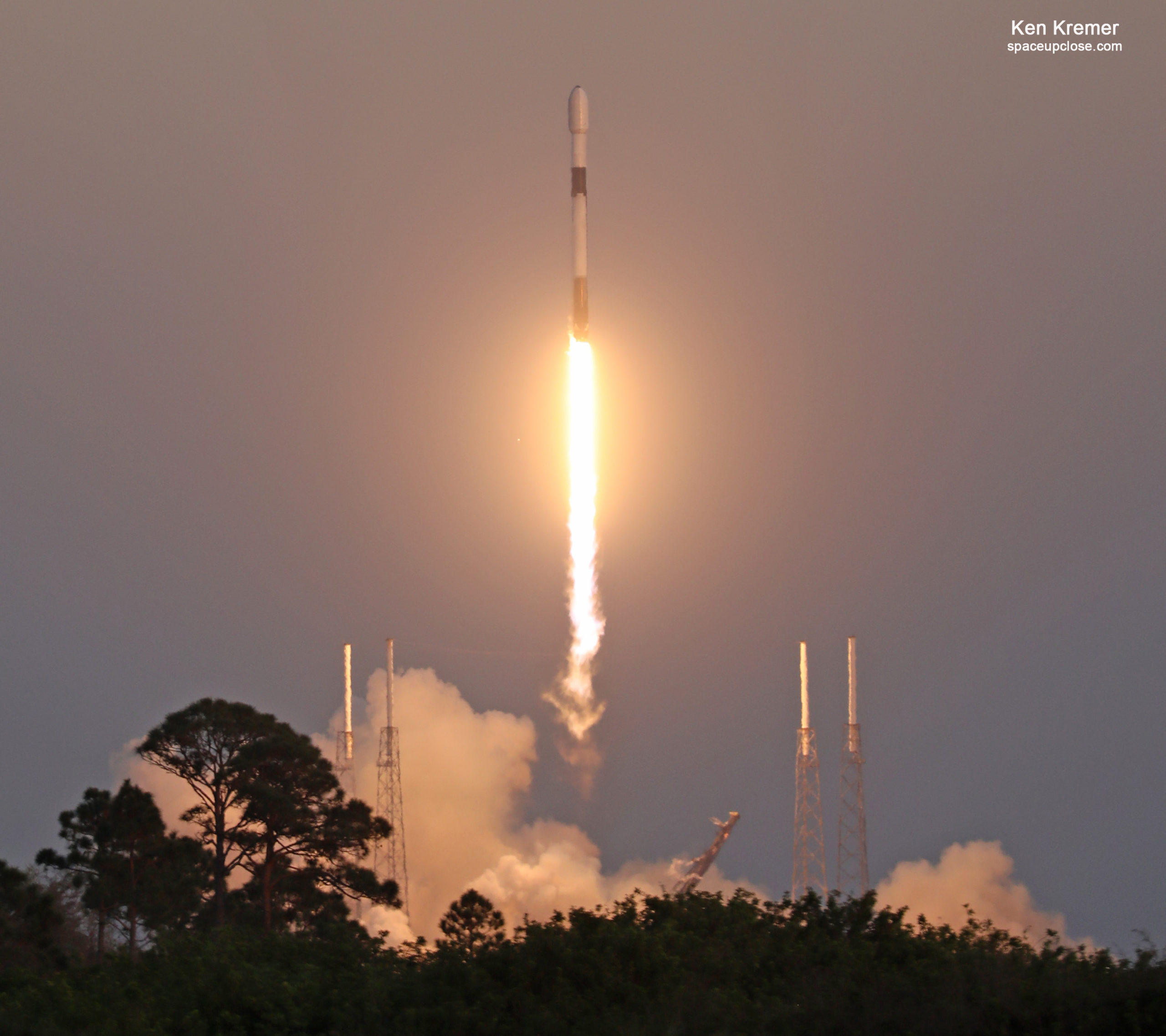 Watch SpaceX deploy its 1st V2 mini Starlink internet satellites